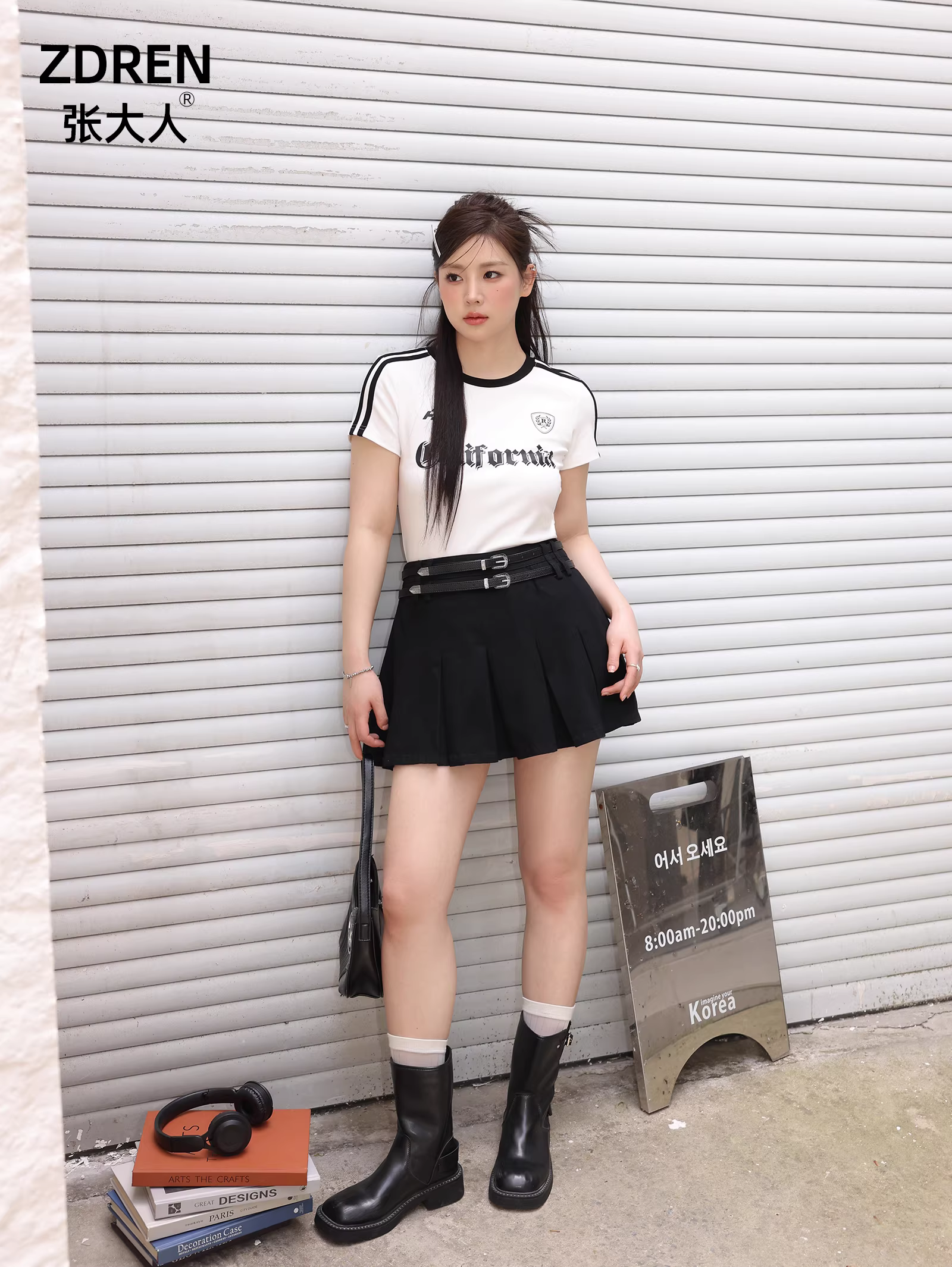 Trang phục ngọt ngào cay cay kiểu Mỹ của Zhang Daren dành cho nữ, thời trang tối giản hợp thời trang, áo thun ngắn tay cổ điển phối màu, váy xếp ly lưng cao