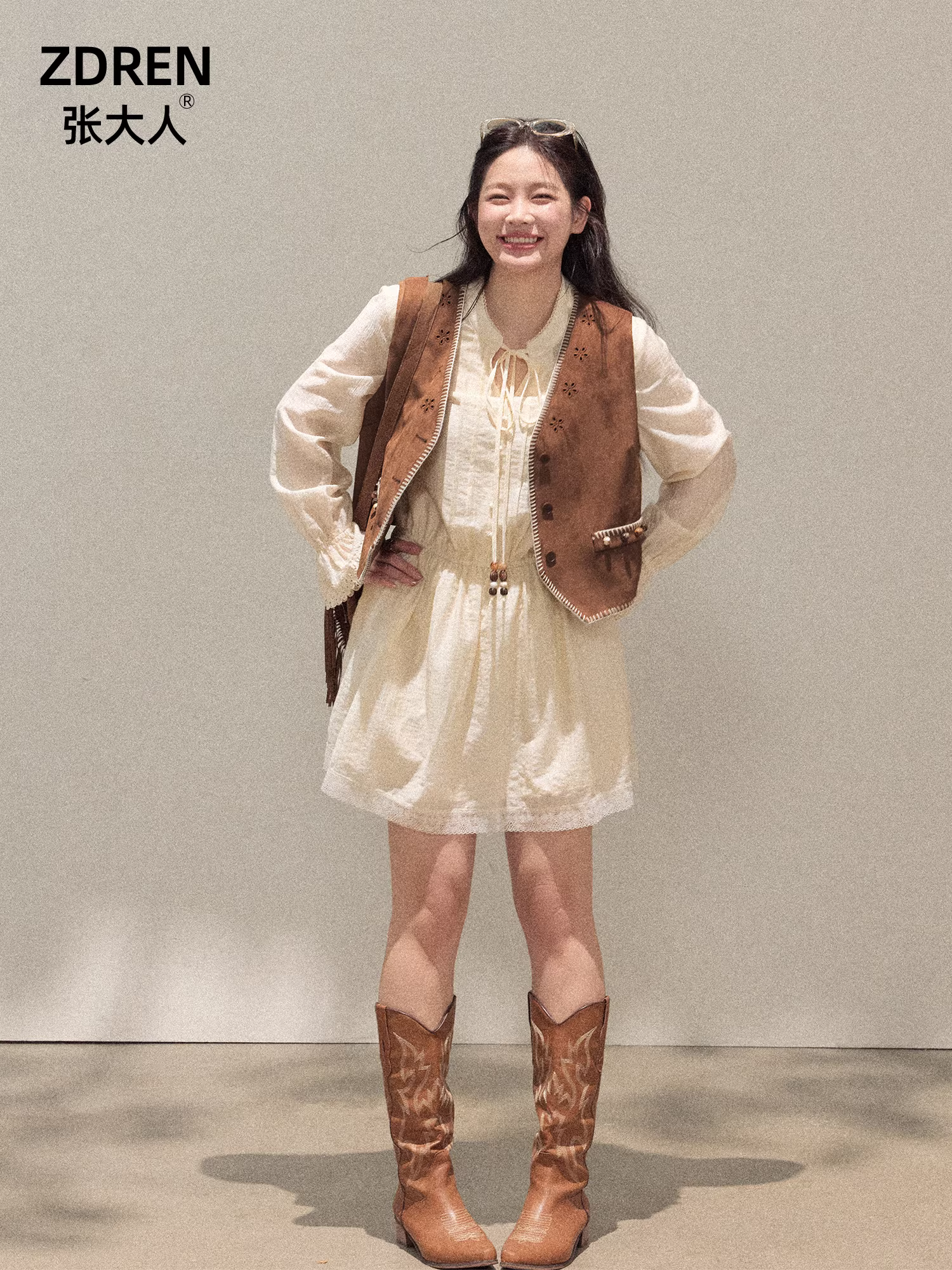 Quần áo nữ cỡ lớn dành cho người lớn, đầm kiểu cổ điển tôn dáng và dịu dàng với tay chuông và thiết kế kiểu áo sơ mi.