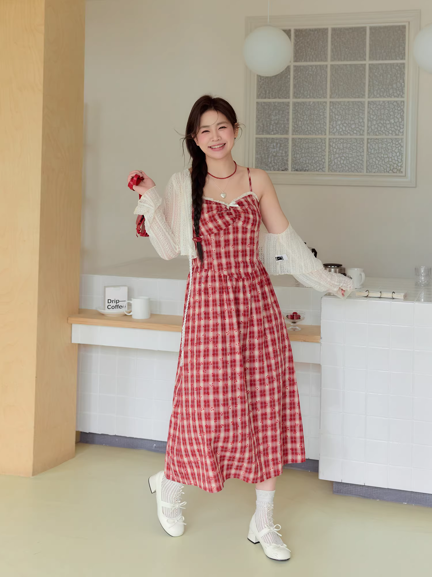 Quần áo nữ cỡ lớn mùa thu 2025 mới của Zhang Daren, váy thon gọn cho các cô gái mũm mĩm, váy dây kiểu phim ngắn.