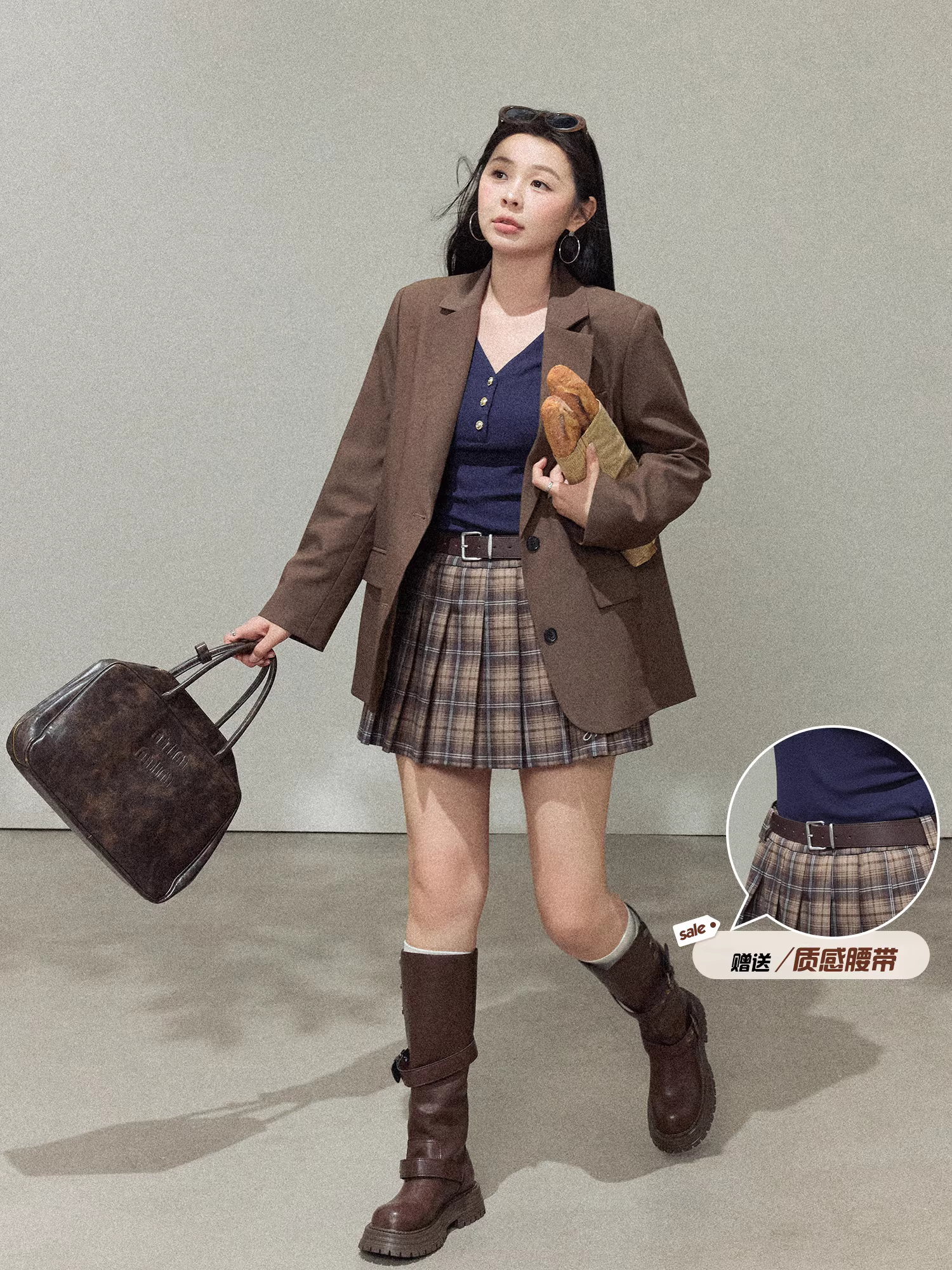 Quần áo nữ cỡ lớn dành cho các cô nàng mũm mĩm, trang phục tôn dáng, bộ váy và blazer kẻ ca rô cổ điển.