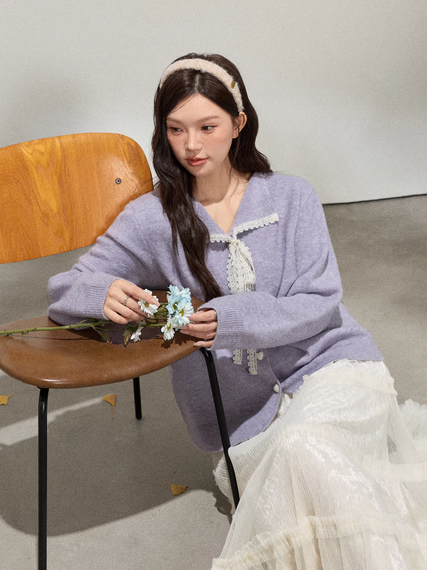 Quần áo nữ cỡ lớn dành cho người lớn, bộ áo len màu tím lãng mạn và váy ren phong cách Hàn Quốc mùa đông.