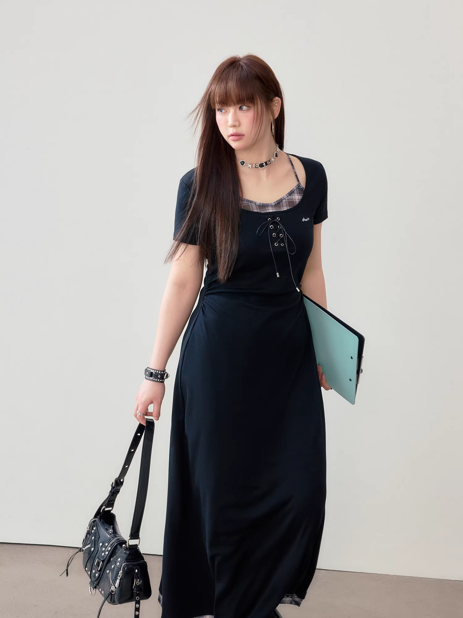 Những món đồ mùa hè được ưa chuộng của Zhang Daren: quần áo nữ cỡ lớn, váy thon gọn cho các cô nàng mũm mĩm, váy đen ngắn phong cách đường phố thời thượng.