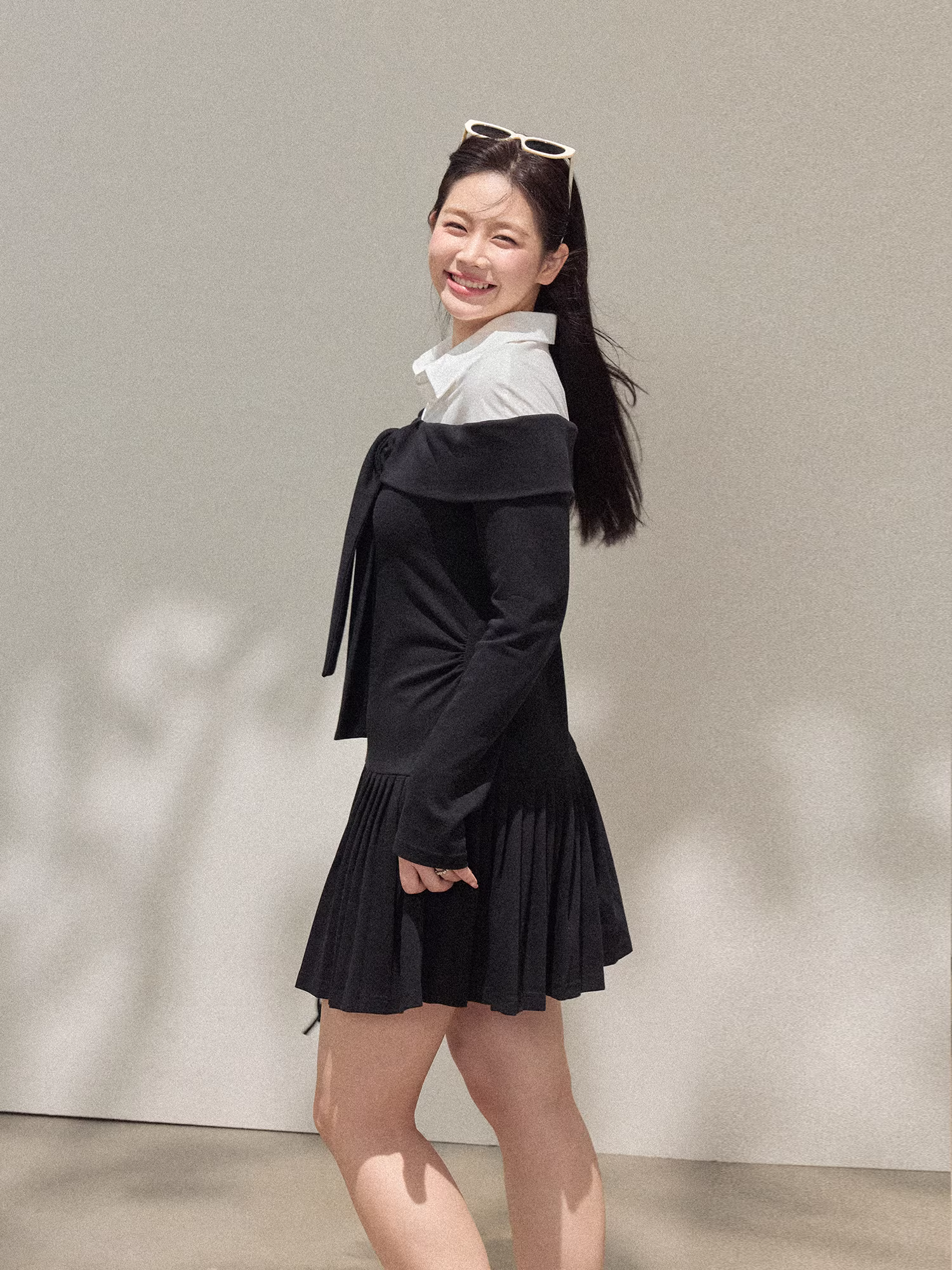 Đầm đen dài tay phong cách học sinh, kiểu dáng thon gọn, size lớn cho nữ mập, Thu Đông 2025 của Zhang Daren