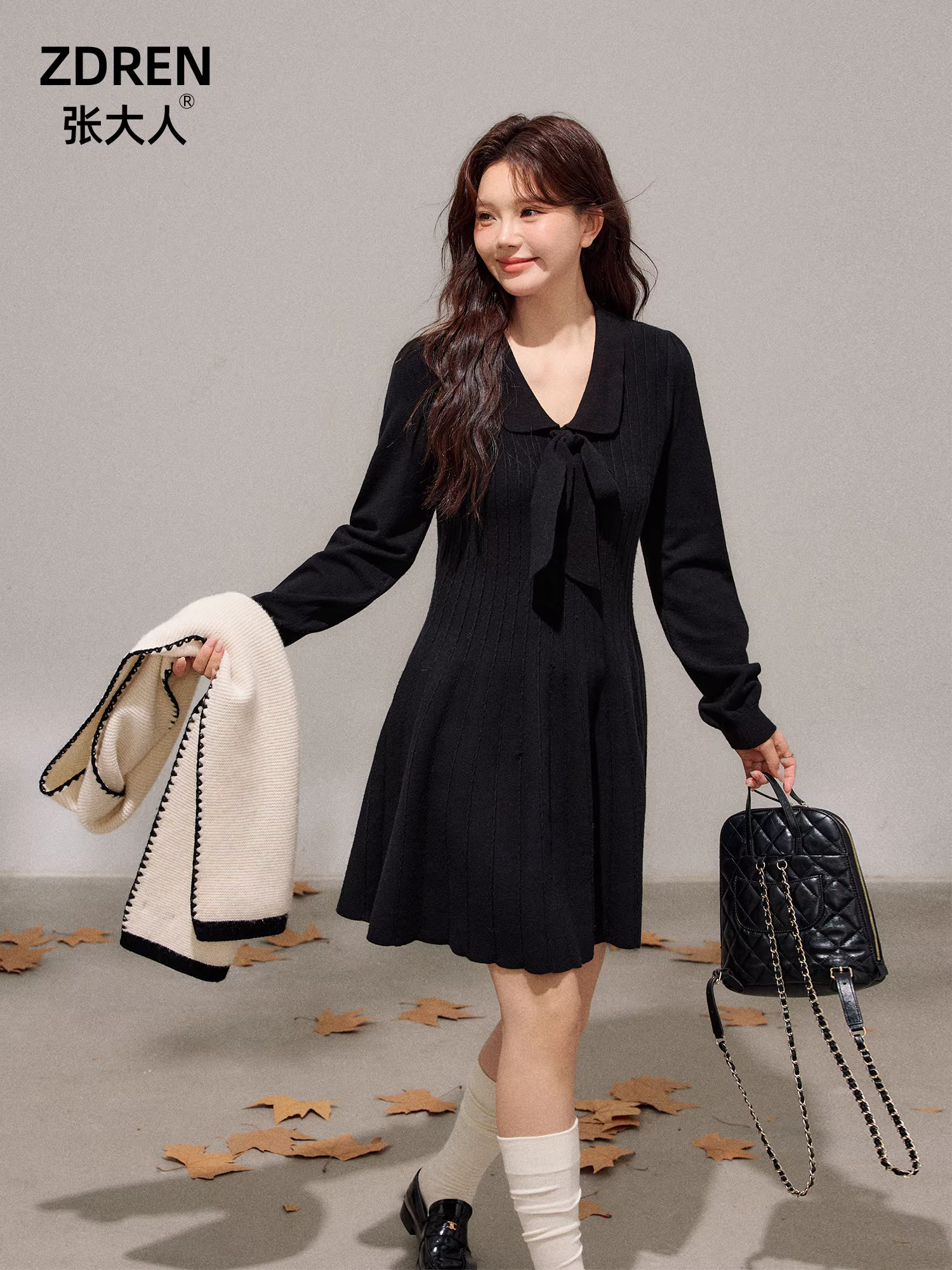 Quần áo nữ cỡ lớn dành cho người lớn, đầm dệt kim màu đen thanh lịch kiểu Hàn Quốc, kiểu dáng đơn giản, có dây buộc, giúp thon gọn dáng người trong mùa đông.