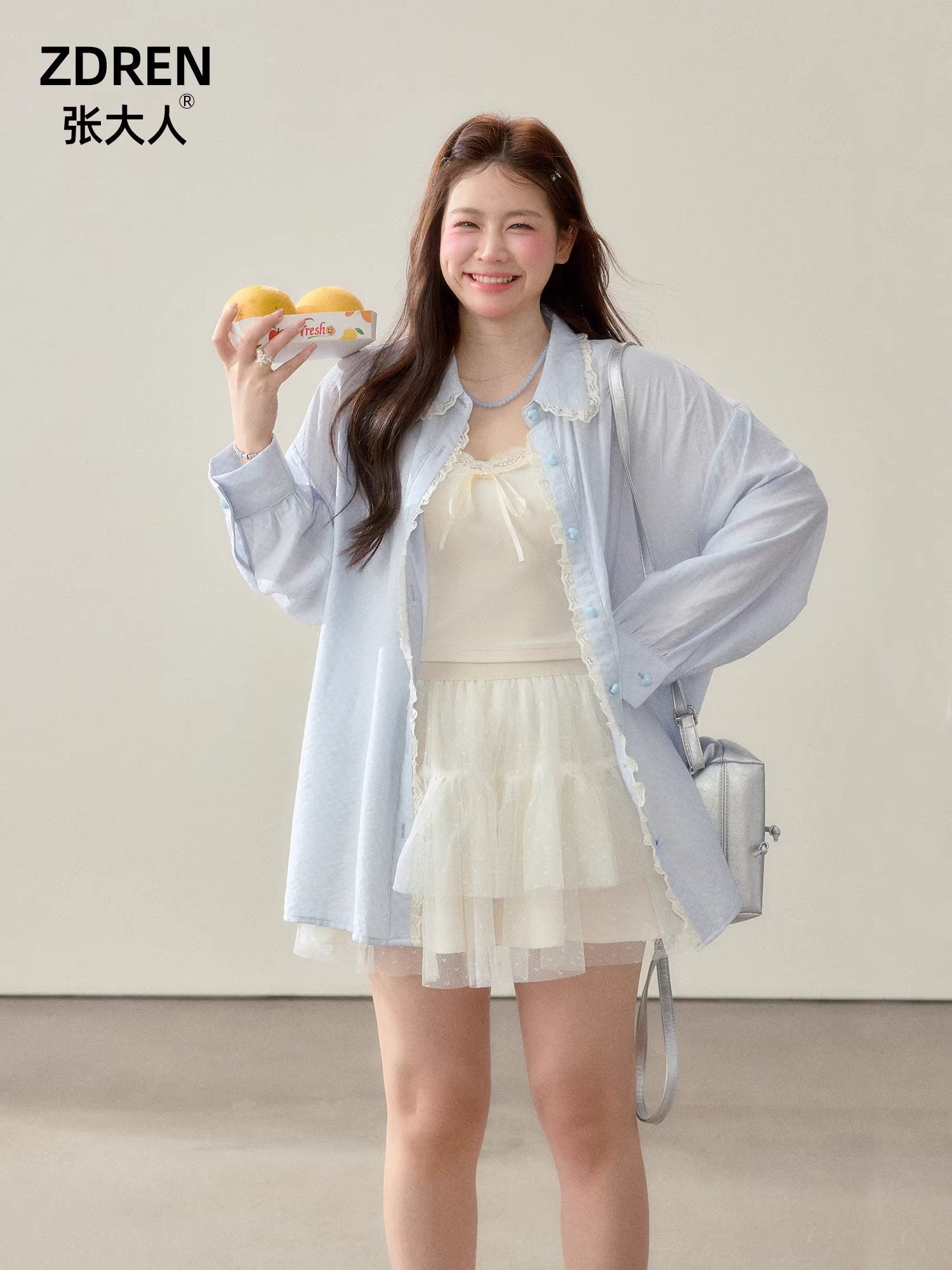 Phong cách năng động và sống động của Zhang Daren, quần áo nữ cỡ lớn, trang phục giảm béo cho những cô nàng mũm mĩm, áo kiểu Hàn Quốc giảm tuổi tác, váy trắng.