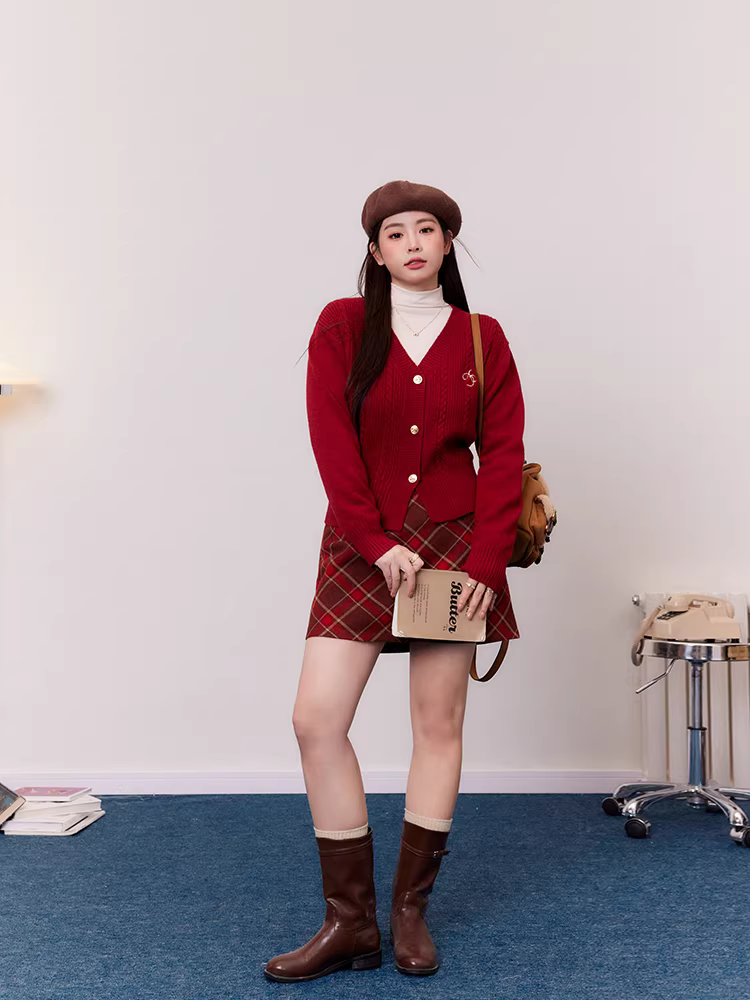 Quần áo nữ cỡ lớn của Zhang Daren, bộ áo len và váy màu đỏ tôn dáng cho năm mới, trang phục thời trang dành cho nữ.