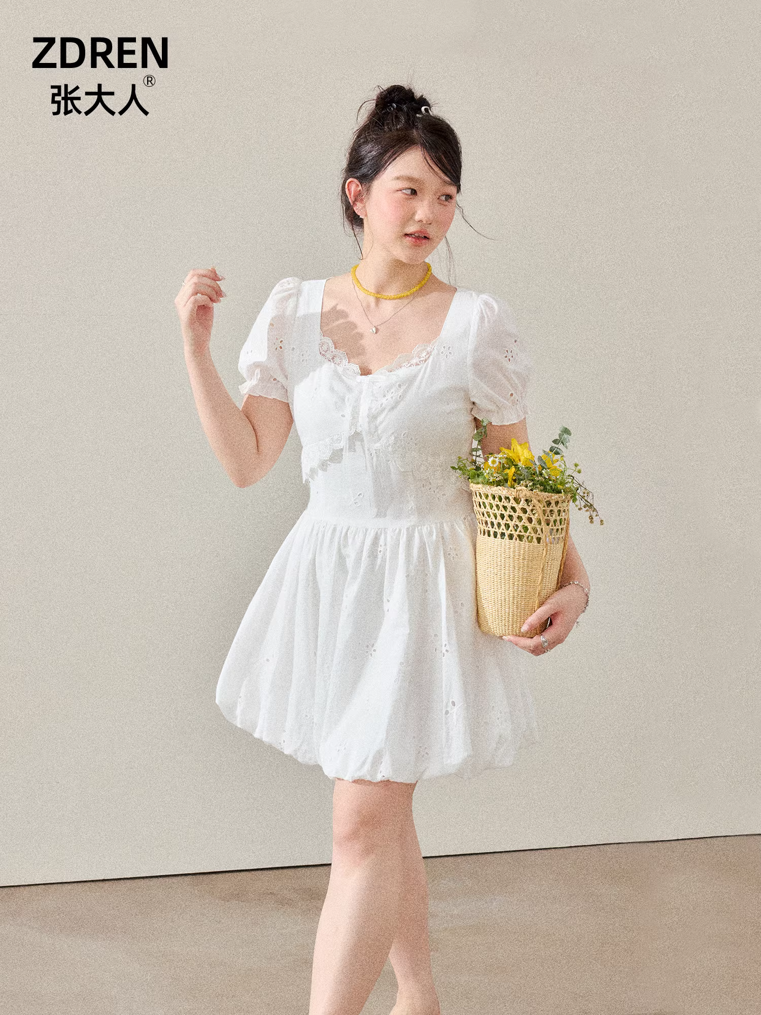 Quần áo nữ cỡ lớn dành cho người lớn, đầm ôm dáng cao eo mùa hè có viền ren, đầm trắng họa tiết jacquard镂空.