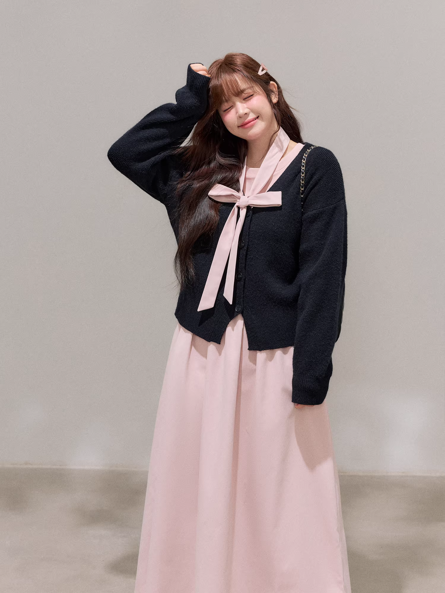 Bộ trang phục nữ cỡ lớn dành cho người lớn, áo khoác len dáng ôm phong cách Hàn Quốc, bộ váy dài màu hồng thanh lịch.