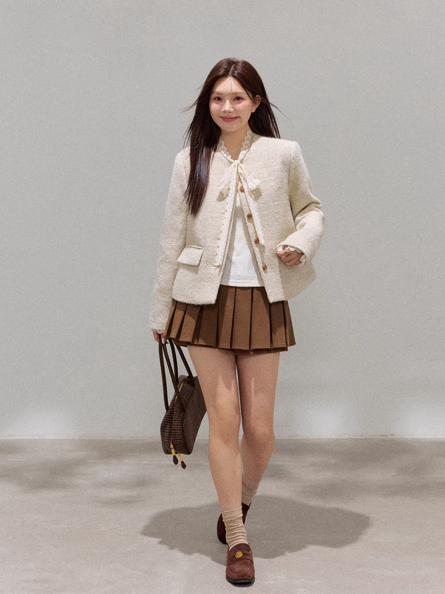 Bộ quần áo len dáng dài thanh lịch, màu cà phê, dành cho phụ nữ mũm mĩm, mùa thu đông, giúp thon gọn vóc dáng.