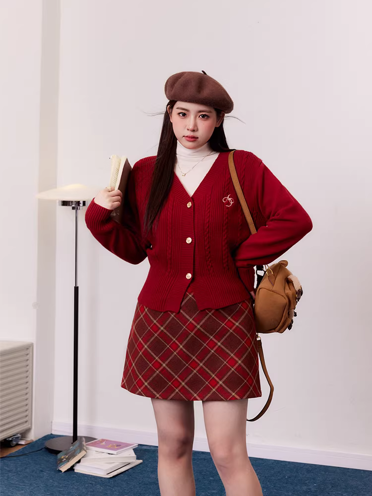 Quần áo nữ cỡ lớn của Zhang Daren, bộ áo len và váy màu đỏ tôn dáng cho năm mới, trang phục thời trang dành cho nữ.