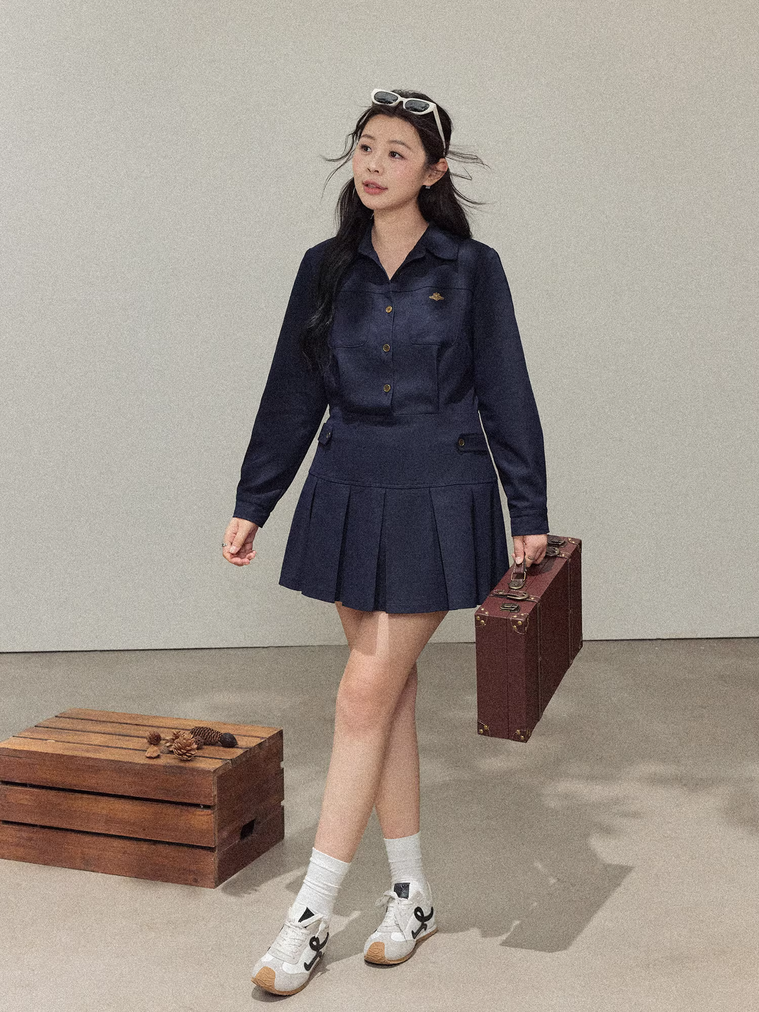 Quần áo nữ cỡ lớn dành cho các cô gái hơi mũm mĩm, phong cách mùa thu mới, váy sơ mi công sở thon gọn và thanh lịch.