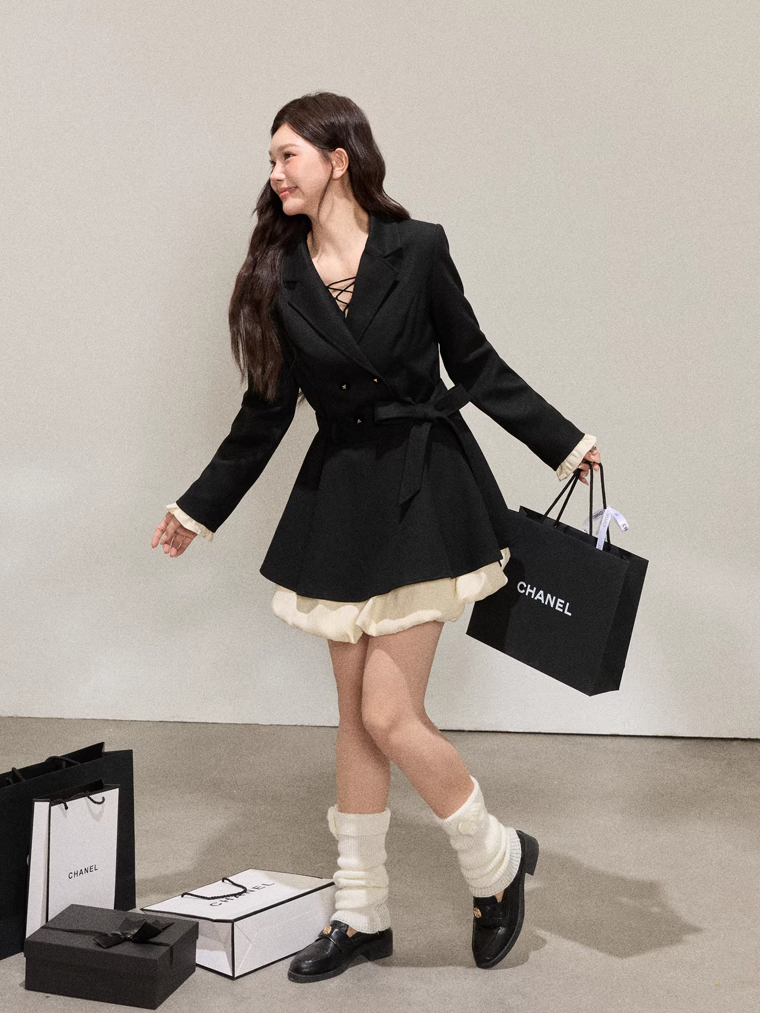 Bộ đồ nữ cỡ lớn dành cho người lớn, bộ vest đen thanh lịch dáng ôm mùa đông với chân váy bồng bềnh.