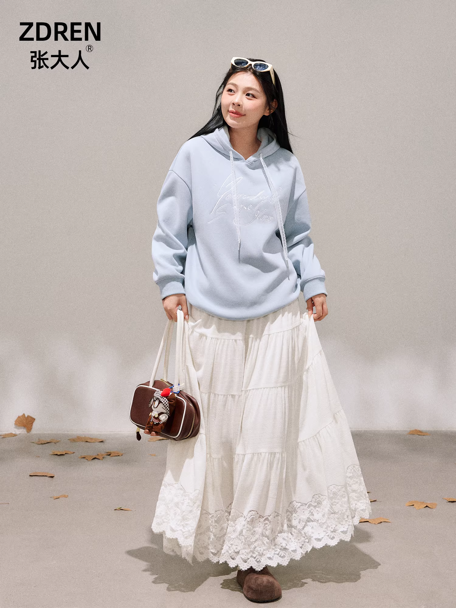 Quần áo nữ cỡ lớn dành cho người lớn, trang phục dopamine giảm béo phong cách Hàn Quốc, áo len màu xanh sữa và bộ váy ren.