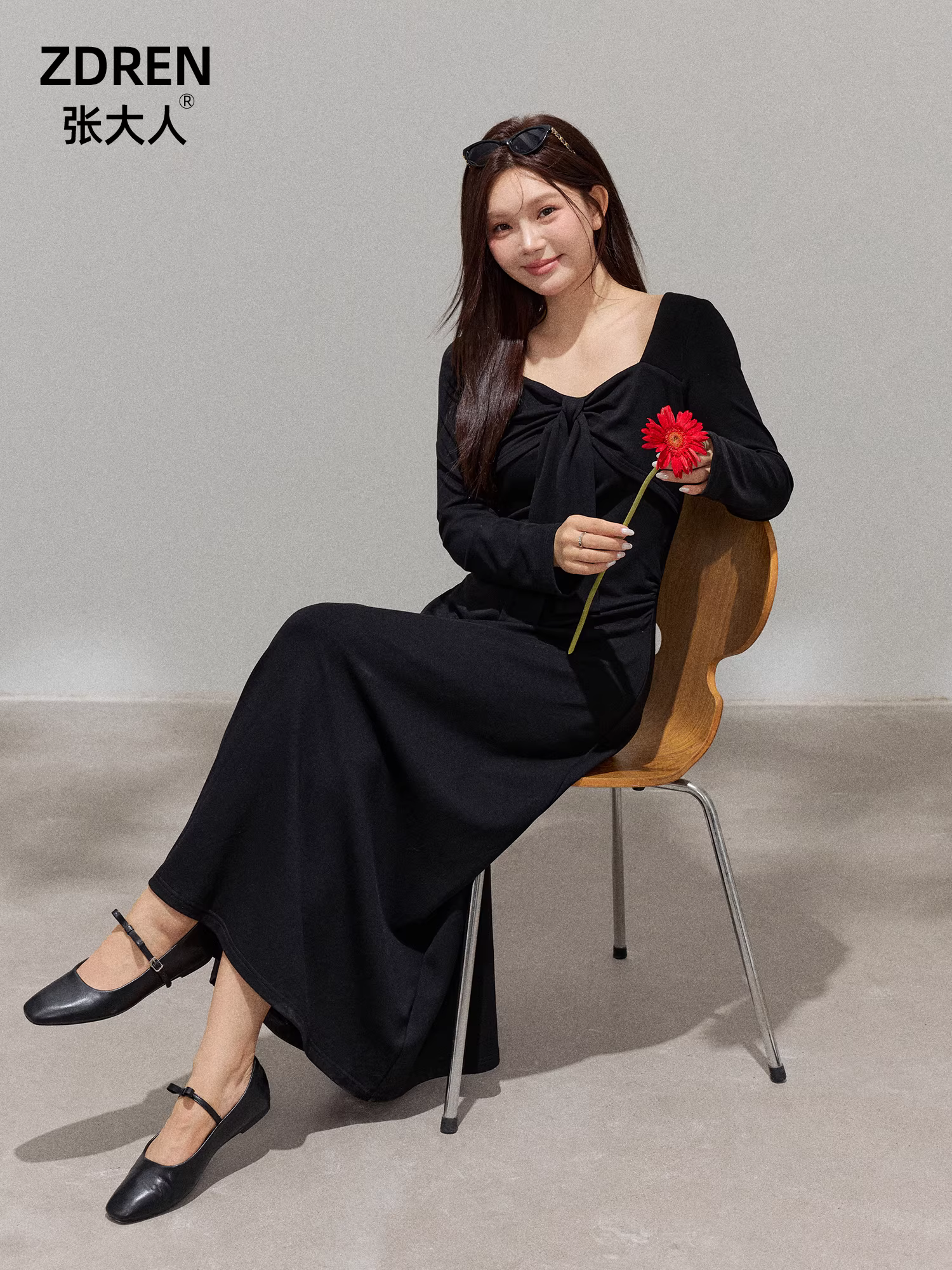 Quần áo nữ cỡ lớn dành cho người lớn, phụ nữ hơi mũm mĩm, váy giảm béo mùa thu đông có nơ ở cổ áo, cổ vuông, váy kiểu Hepburn thời trang cao cấp.