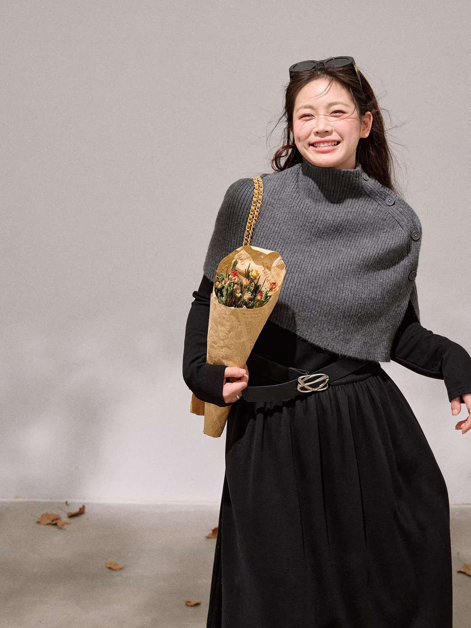 Quần áo nữ cỡ lớn dành cho người lớn, váy đen kiểu Pháp tôn dáng, bộ váy áo choàng cổ cao màu xám.