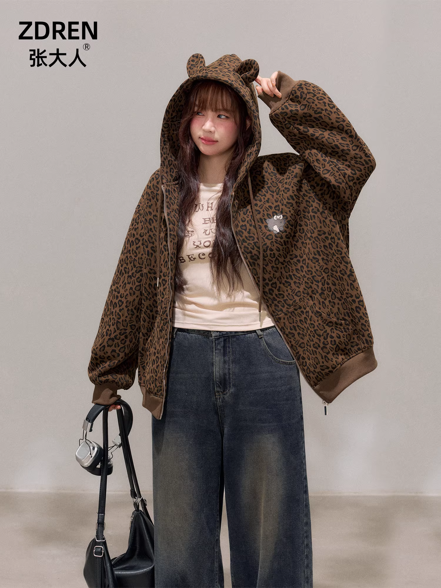 Quần áo nữ cỡ lớn dành cho người lớn, áo nỉ in họa tiết da báo có mũ trùm đầu giảm béo mùa thu đông, bộ quần jean lưng cao kiểu cổ điển