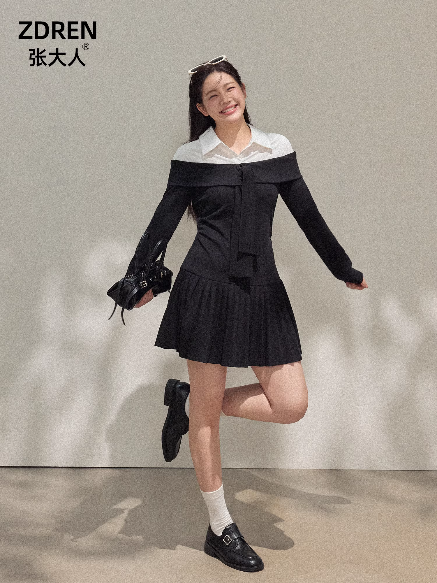 Đầm đen dài tay phong cách học sinh, kiểu dáng thon gọn, size lớn cho nữ mập, Thu Đông 2025 của Zhang Daren