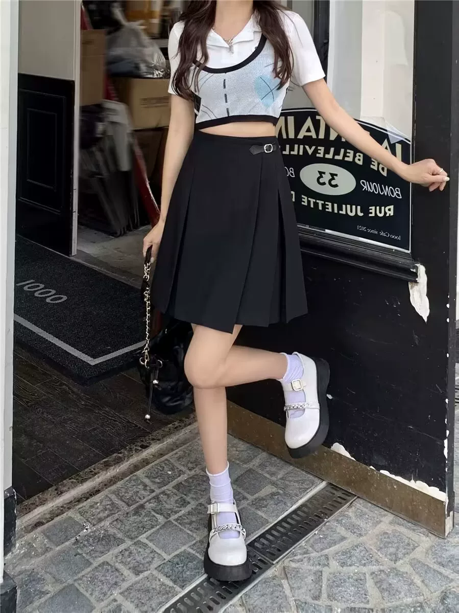 Váy dáng bất quy tắc cỡ lớn với thiết kế eo cao, váy chữ A độc đáo, váy xếp ly tôn dáng cho nữ, váy dài trung bình.