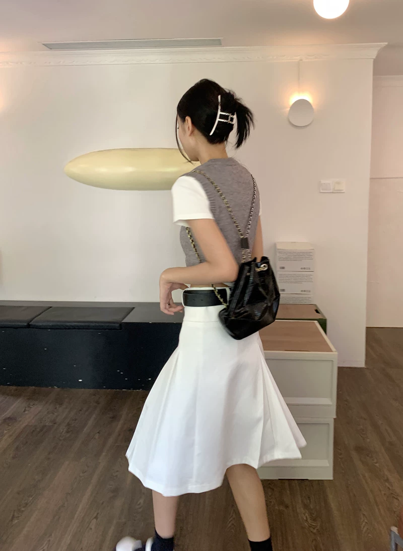 Quần váy xếp ly trắng lưng cao cỡ lớn dành cho nữ, dài vừa phải, phong cách mới thu đông 2022, dáng quả lê, váy dài chữ A