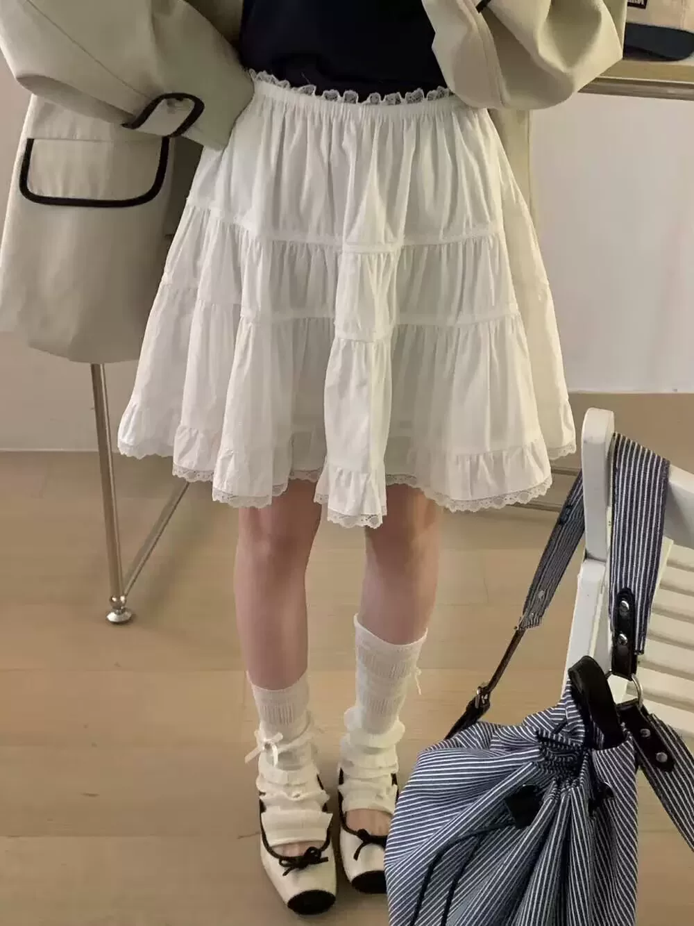 Váy ba lê trắng kiểu Pháp cỡ lớn dành cho nữ, váy ngắn dáng chữ A xòe cao eo mùa hè với viền ren ngọt ngào và thiết kế xếp tầng.