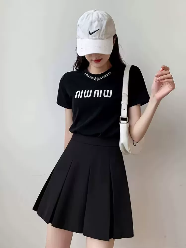 Váy xếp ly màu đen cỡ lớn, váy ngắn chữ A mùa xuân hè dành cho nữ, váy cạp cao kiểu đại học, giúp thon gọn và che bụng.