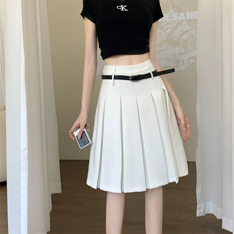 Váy xếp ly cao eo màu trắng, váy nữ cỡ lớn che bụng và trông thon gọn, váy chữ A có thiết kế tinh tế, váy dài vừa phải theo phong cách preppy.