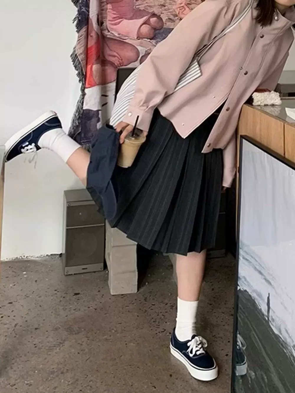Váy midi kẻ sọc xám size lớn cho nữ, váy chữ A dáng ôm eo cao mùa hè với thiết kế thời trang, váy xếp ly phù hợp với bộ vest.