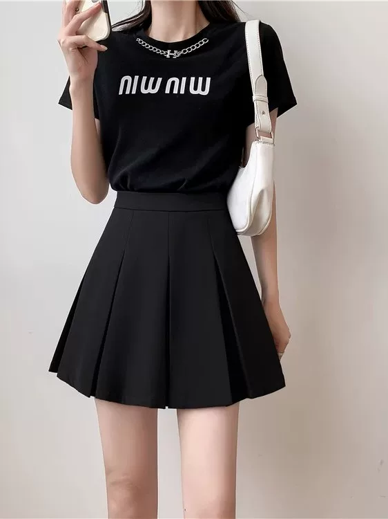 Váy xếp ly màu đen cỡ lớn, váy ngắn chữ A mùa xuân hè dành cho nữ, váy cạp cao kiểu đại học, giúp thon gọn và che bụng.