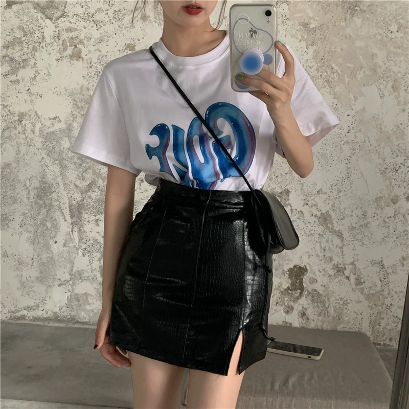 Chân váy da giả họa tiết cá sấu, kiểu dáng xẻ tà, dáng chữ A, mùa thu, size lớn, dành cho người mập, eo cao, ôm hông, chất liệu PU bóng, màu đen, chân váy ngắn