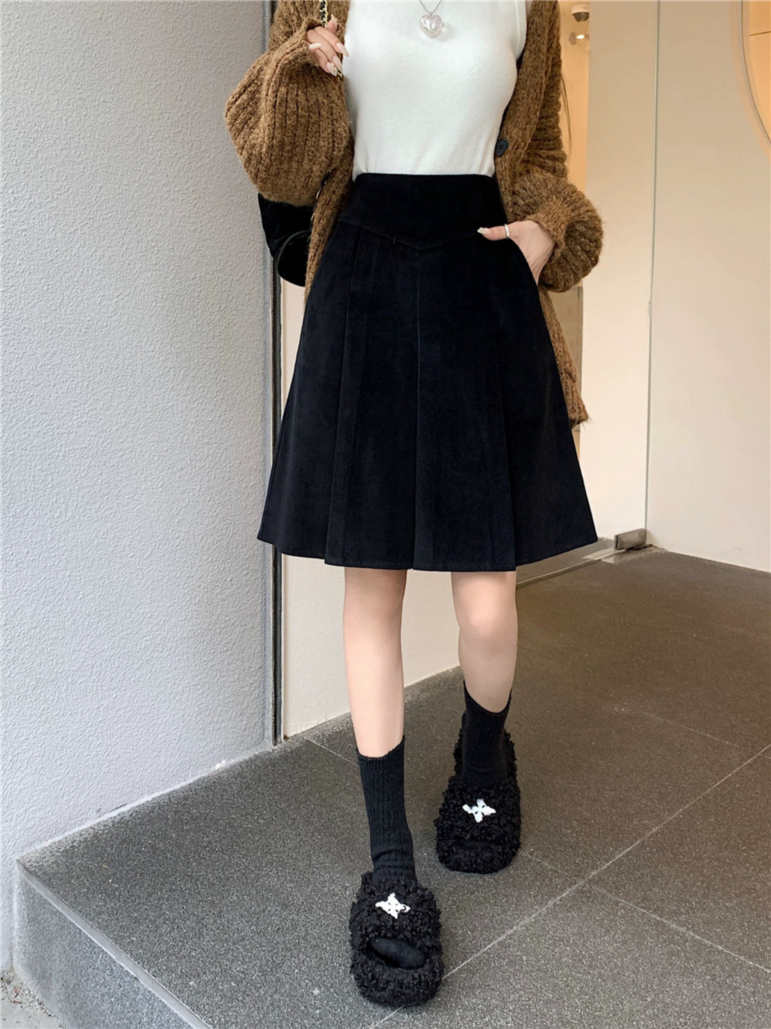 Váy nhung kẻ sọc màu cà phê cổ điển cỡ lớn dành cho nữ, mùa thu đông, váy chữ A cạp cao, váy dù dài vừa vặn tôn dáng.