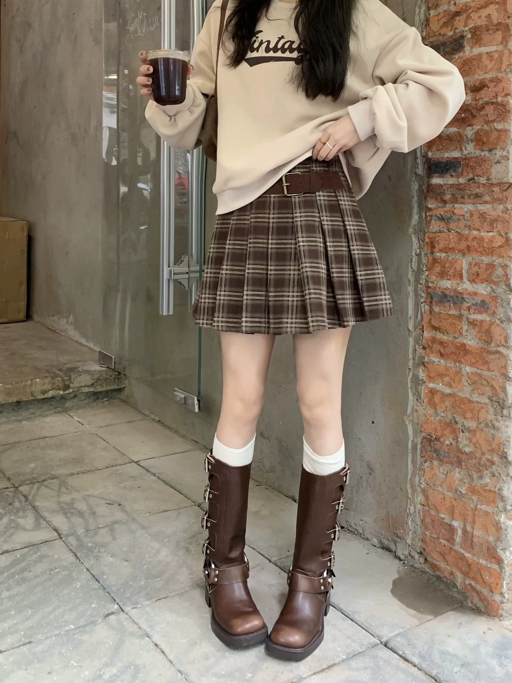 Váy xếp ly phong cách retro preppy của Mỹ dành cho nữ trong mùa thu đông, thiết kế gợi cảm, váy chữ A màu cà phê, váy kẻ sọc jk