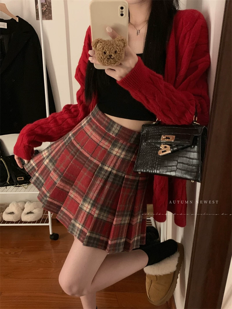 Váy ngắn len kẻ sọc đỏ phong cách preppy cỡ lớn dành cho nữ, váy chữ A cạp cao giảm béo mùa thu đông, váy xếp ly JK.