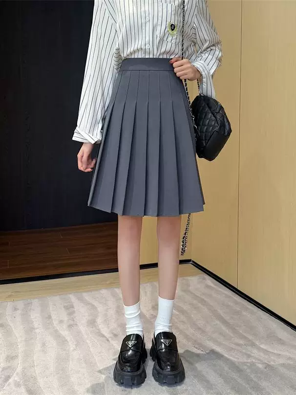 Váy xếp ly màu xám cực dài dành cho nữ, mùa xuân hè, lưng cao, tôn dáng, váy chữ A phong cách preppy, chống lộ, váy dài vừa phải.