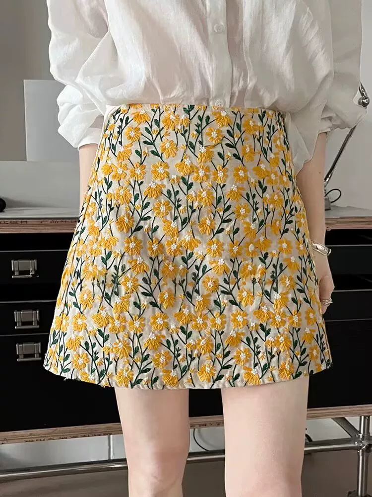 Váy thêu hoa cúc cỡ lớn dành cho nữ, váy chữ A ba chiều dày dặn mùa hè, váy ngắn xẻ tà cao eo tôn dáng.