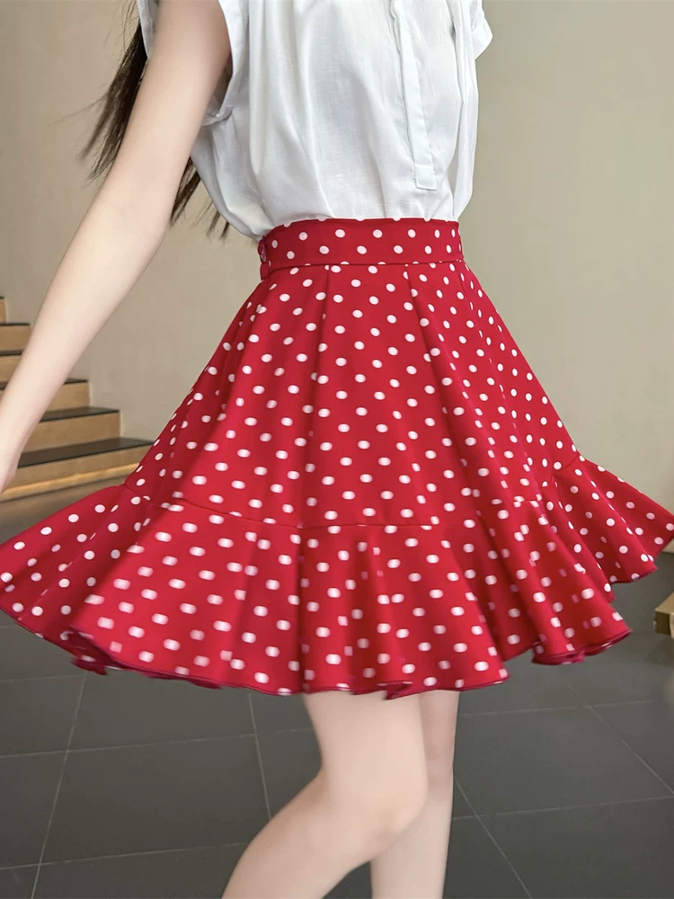Váy ngắn đuôi cá bằng vải voan chấm bi màu đỏ, váy dù che hông cỡ lớn mùa hè, váy chữ A xếp nếp nhỏ nhắn