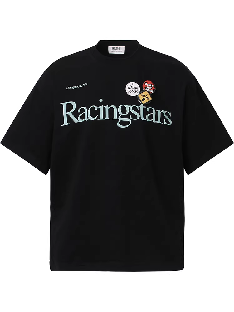 Từ Mars thường xuyên ghi lại xu hướng quốc gia với những chiếc áo thun ngắn tay cổ tròn in chữ đơn giản, kiểu dáng rộng rãi, giản dị và đa năng theo phong cách BF.