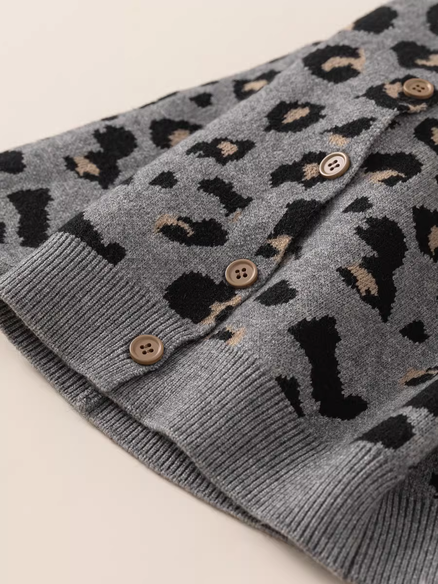 Áo len trẻ em INSbobo thu đông 2025, kiểu dáng thời trang cho bé trai, áo len họa tiết báo, áo kiểu giản dị cho bé gái, quần áo mùa thu