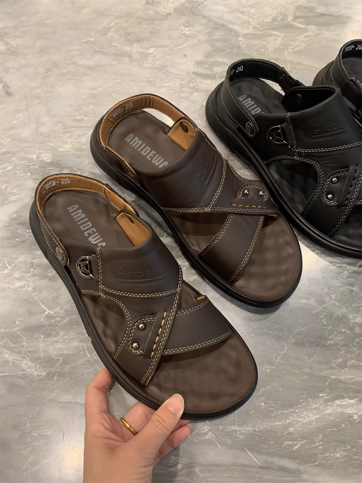 Don Quixote, một món ngon mùa hè tuyệt vời! Có thể mang theo hai cách! Giày đi biển, dép và sandal mùa hè bằng da bò lớp đầu tiên dành cho nam.