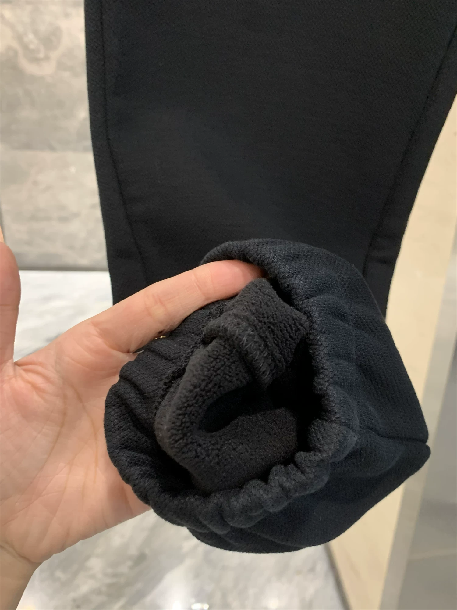 Don Quixote, một chiếc dành cho mùa đông! May đo ba chiều! Quần thể thao nam mùa thu đông có lưng thun, lót lông cừu, dày dặn, kiểu dáng thường ngày.