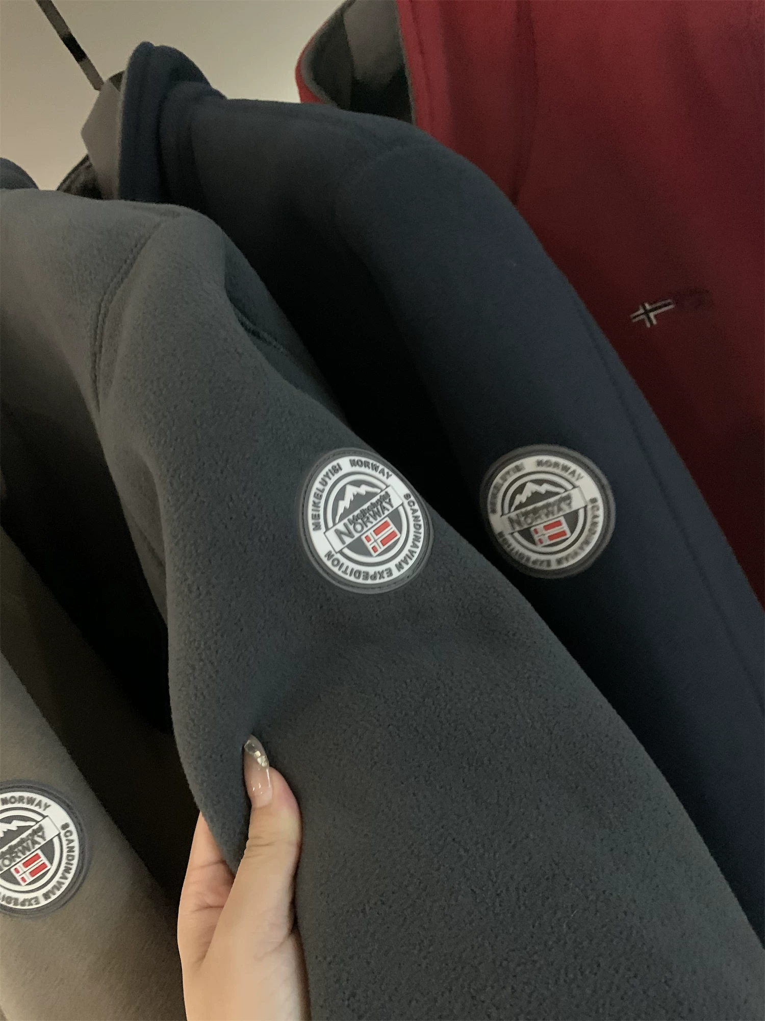 Don Quixote được xuất khẩu sang Na Uy! Áo khoác lông cừu giữ ấm và chống lạnh ngoài trời mùa thu đông hợp thời trang