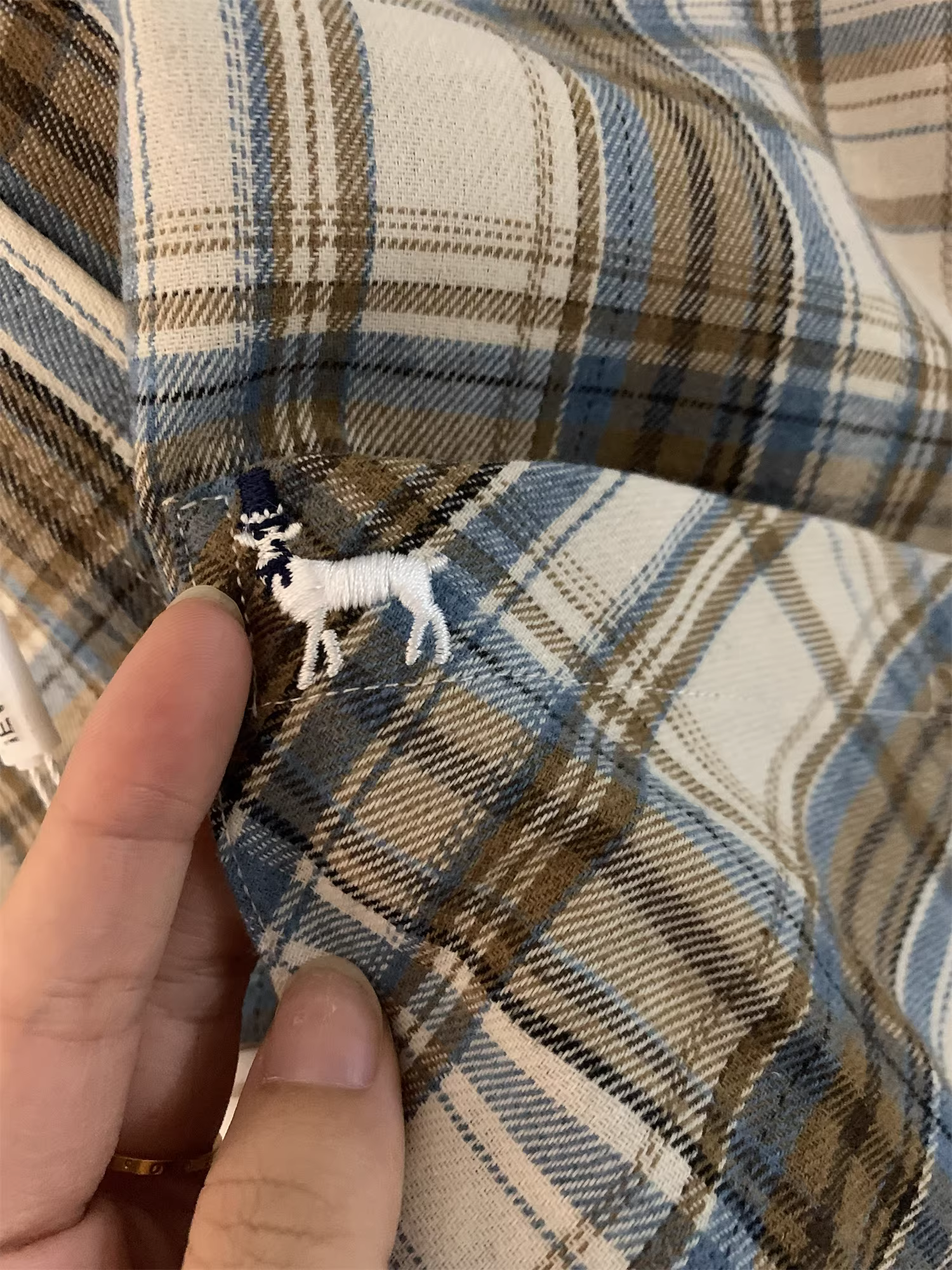 Dòng sản phẩm Don Quixote! Trang trí thêu tinh tế! Áo sơ mi dài tay kẻ sọc mềm mại mùa thu dành cho nam.