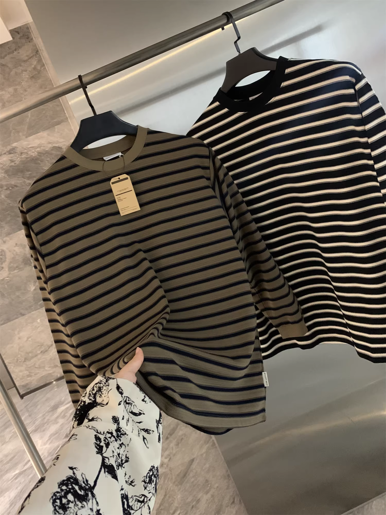 Don Quixote Classic Stripes! Áo thun nam dài tay thẳng kiểu dáng cổ điển thoáng khí thấm hút mồ hôi mùa thu