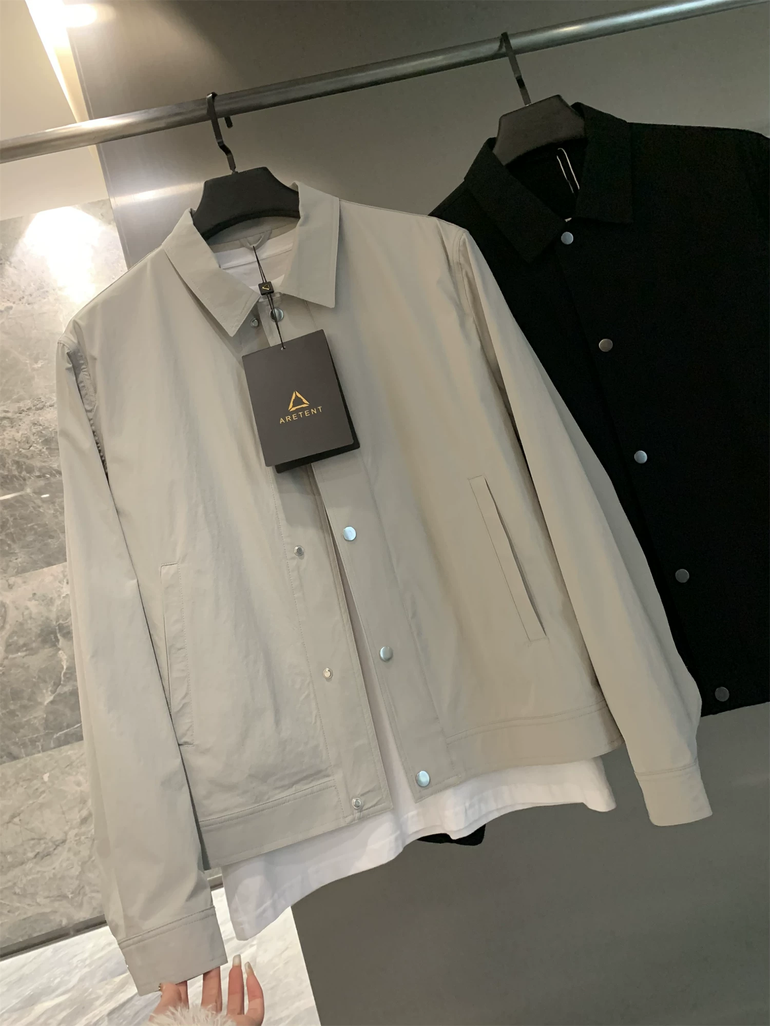 Don Quixote Phong cách doanh nhân nhẹ nhàng! Áo khoác có ve áo thông thường, nhẹ, co giãn, thoáng khí và mỏng dành cho nam giới.