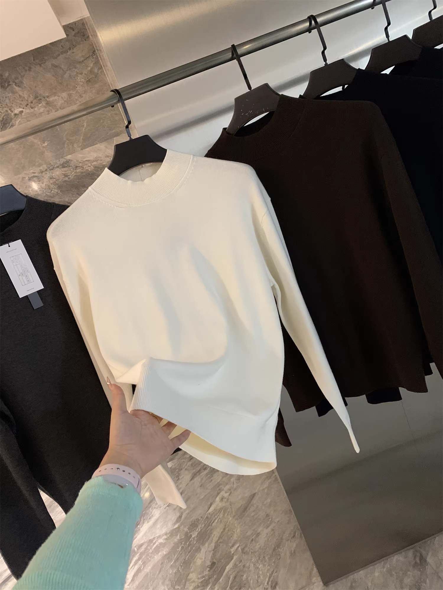 Don Quixote, hãy đến Ba Lan! Áo len dệt kim cổ cao nửa cổ, chất liệu cotton pha, co giãn cao, thân thiện với da, thoáng khí dành cho nam mùa thu đông.