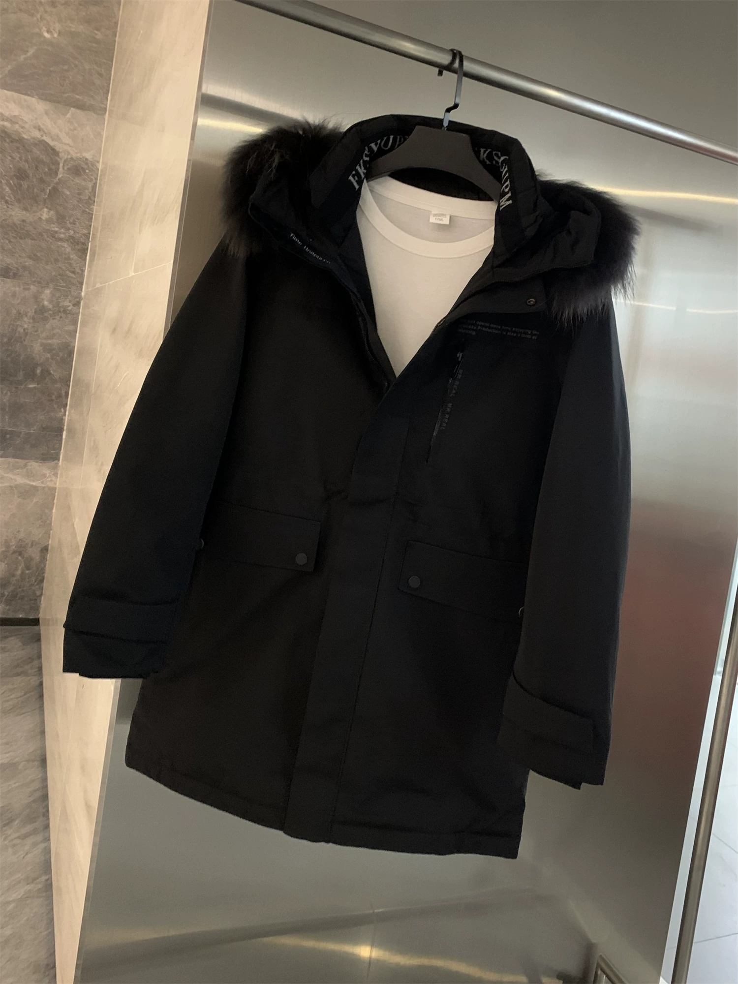 Don Quixote White Duck Down + Cổ áo lông gấu trúc! Áo khoác có mũ trùm đầu dài vừa phải dày và ấm áp mùa đông dành cho nam