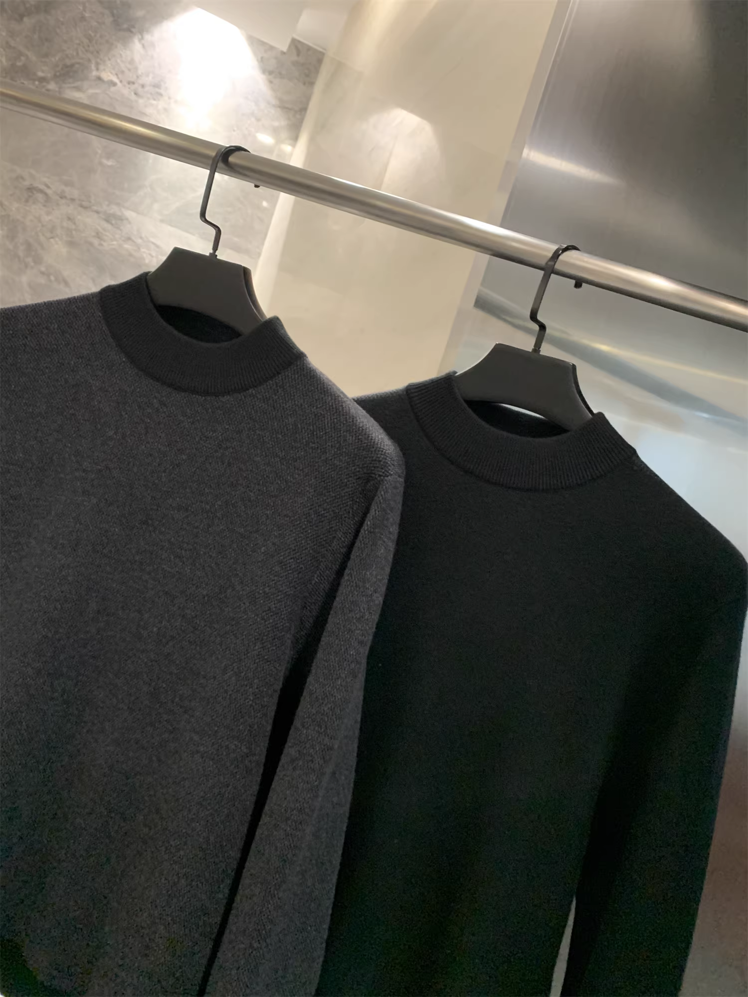 Don Quixote Deer Series! Chất liệu len pha! Áo len dệt kim cổ cao nửa cổ, lót lông cừu ấm áp mùa thu đông.