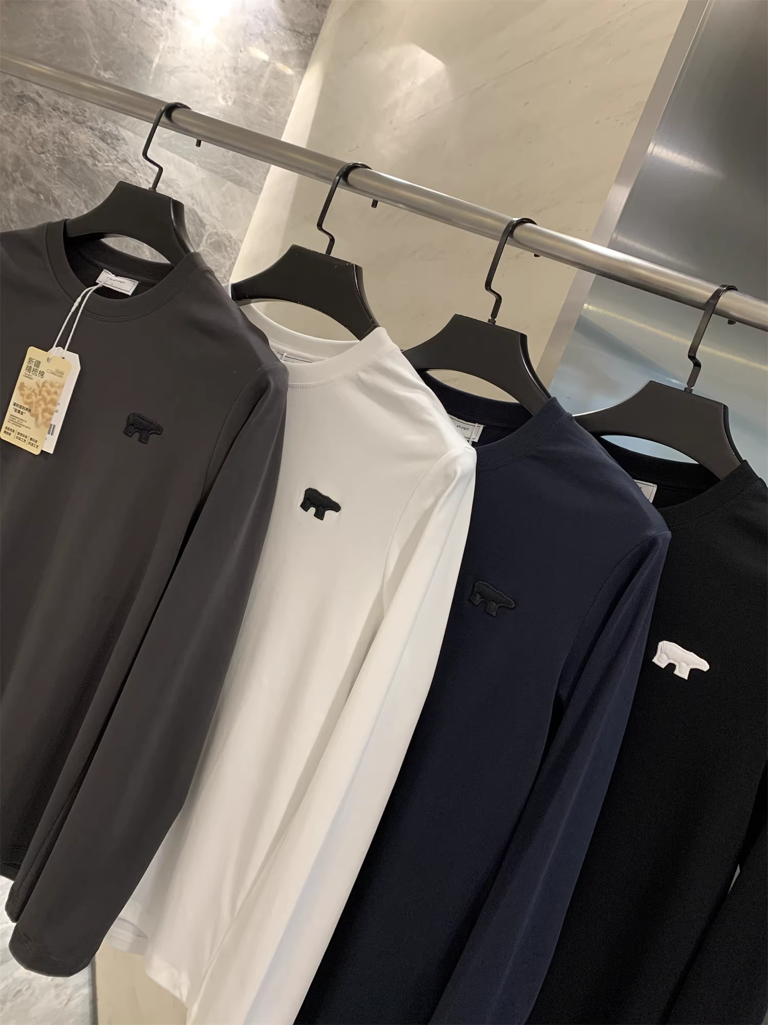 Đơn đặt hàng của công ty Don Quixote ODM! Áo thun nam tay ngắn cổ tròn thêu họa tiết màu trơn đa năng, thân thiện với da, hợp thời trang mùa xuân hè