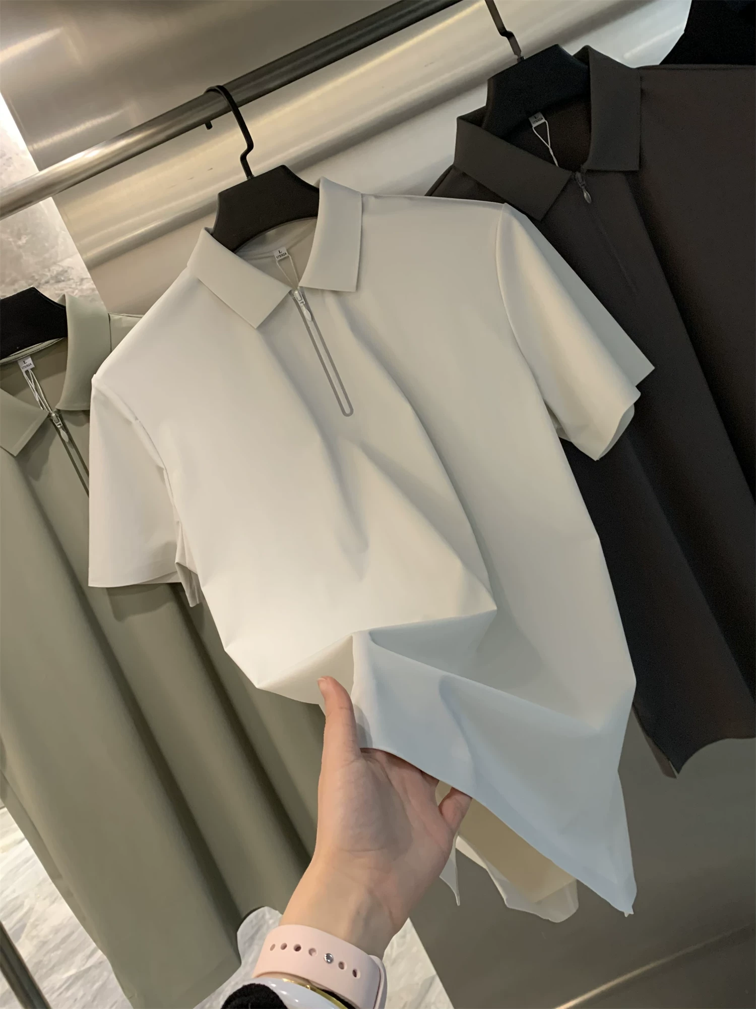 Công nghệ liền mạch Don Quixote! Áo polo nam chất liệu sợi cao cấp, mềm mại như lụa, thoáng mát và thoải mái, kiểu dáng thẳng.