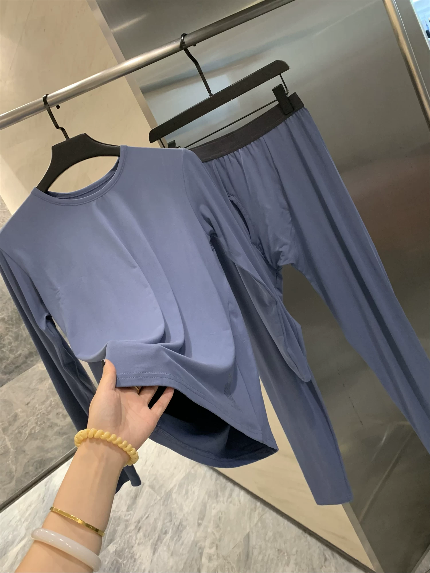 Dòng sản phẩm mặt nạ gừng ấm áp của Don Quixote! Bộ đồ lót giữ nhiệt thông thường, thân thiện với da, ấm áp, màu trơn, đa năng.