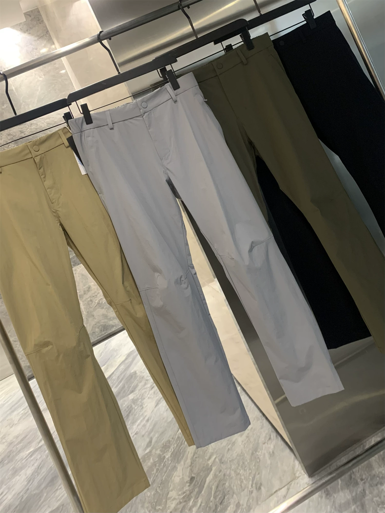 Quần ngoài trời Don Quixote! Cả hai đều vừa tiện dụng vừa sành điệu! Quần thể thao dáng thẳng thời trang dành cho nam mùa hè.